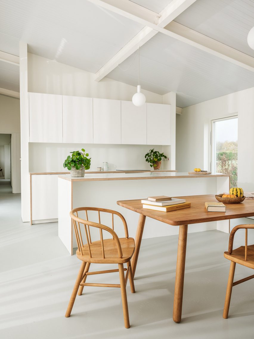 Light open-plan kitchen and dining space