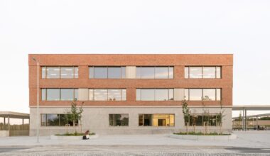 Vida Elementary School by OVA