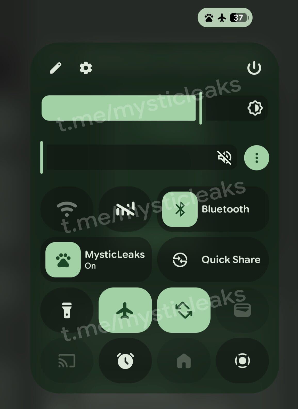 Quick Settings toggles for internet and mobile data