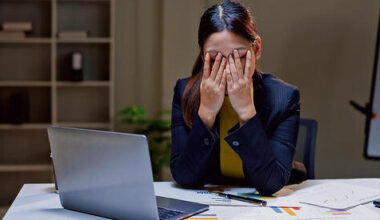 Cost of living crushes Israel’s middle class as one-third of households fail to make