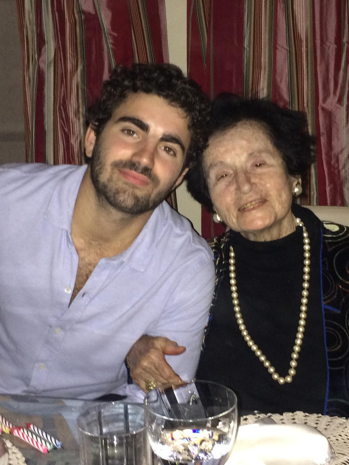 Matt and Suzanne Perlman posing together.