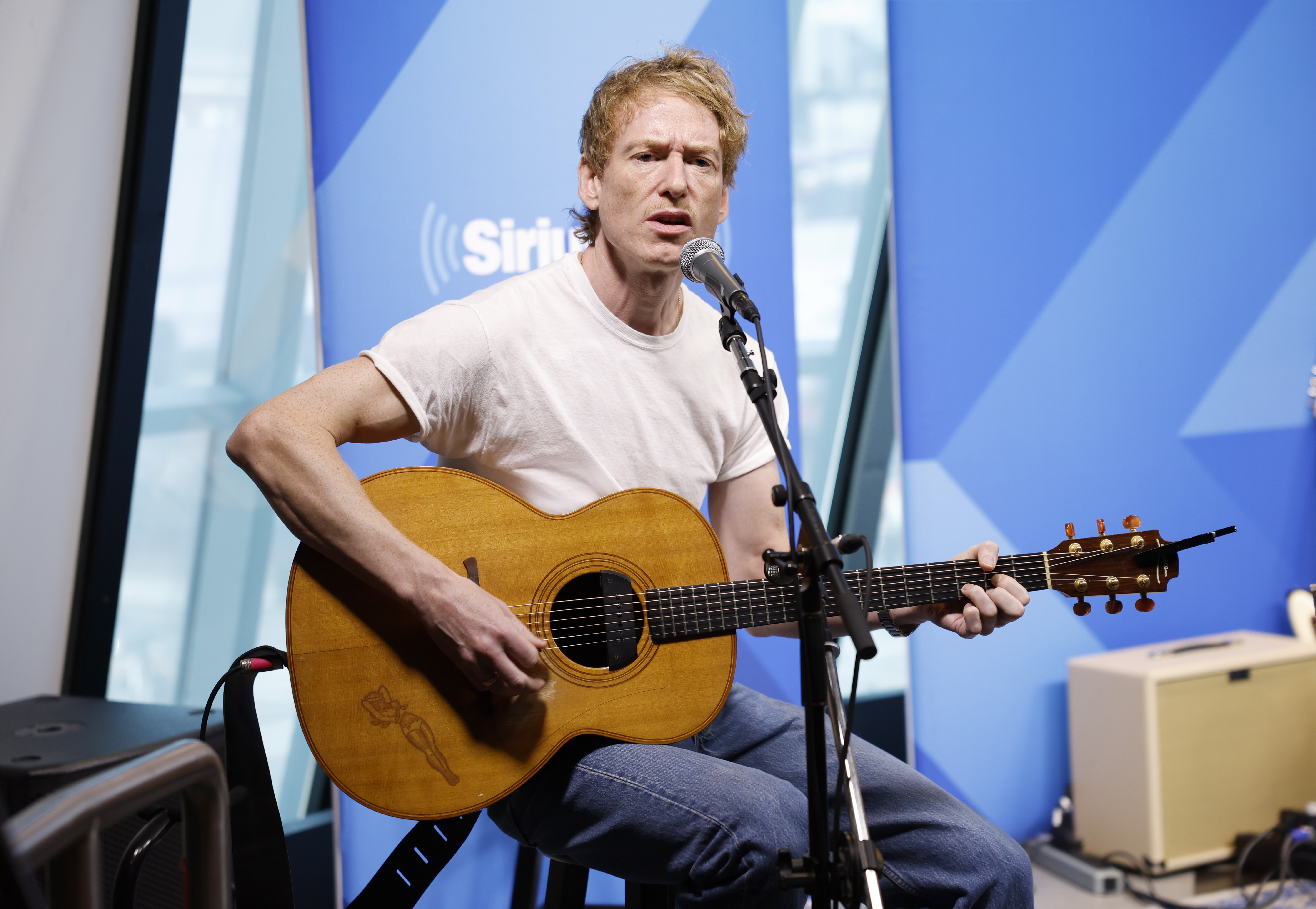 Teddy Thompson performing at SiriusXM Music City Theater.