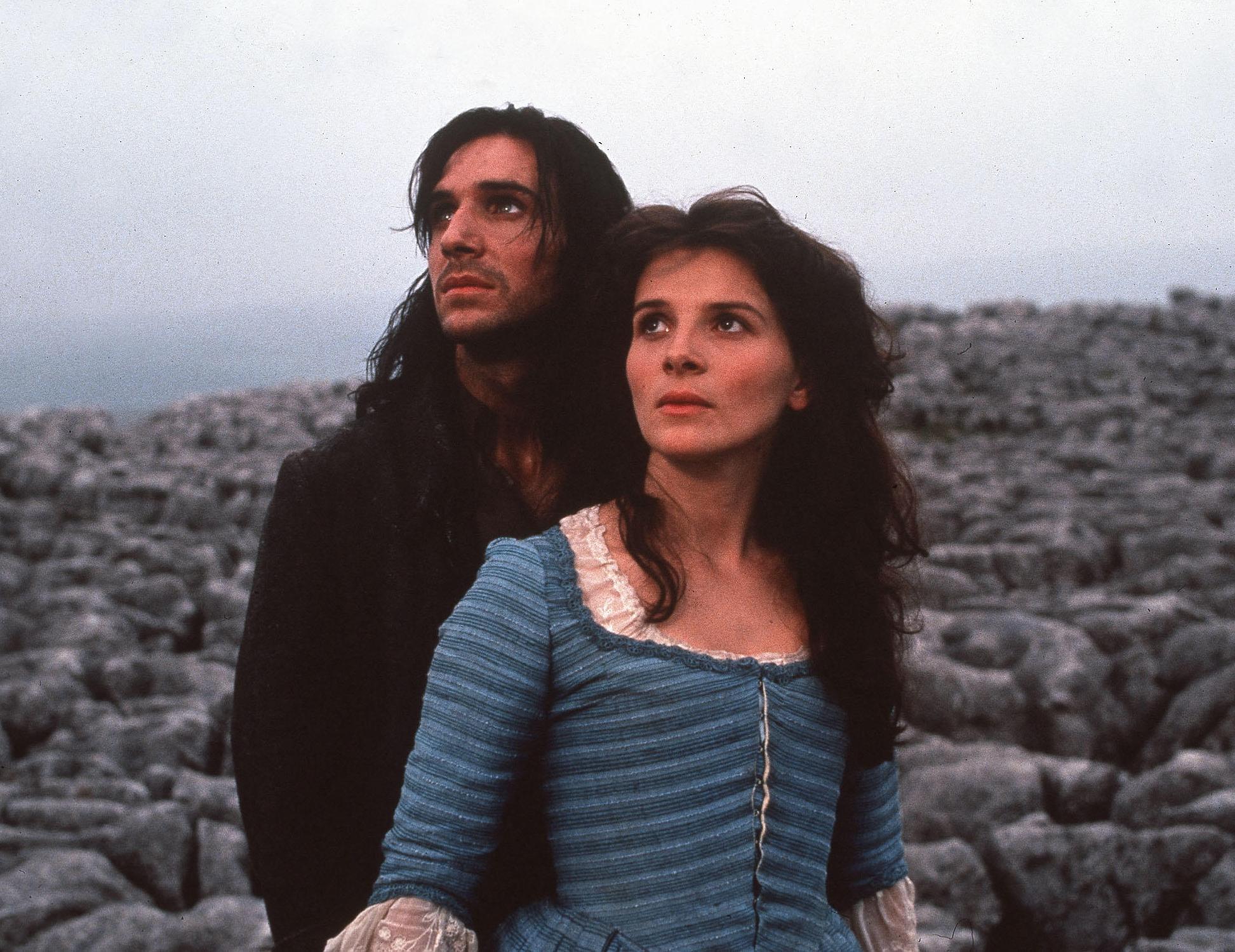 Juliette Binoche and Ralph Fiennes in "Wuthering Heights" (1992).