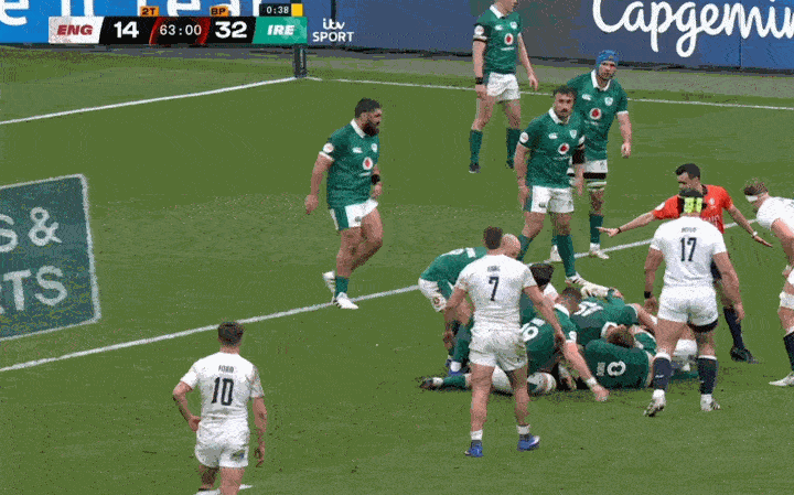 England and Ireland rugby match in progress with Ireland leading 32 to 14.