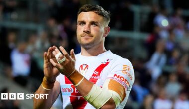 St Helens captain Matty Lees clapping fans after a game in 2025