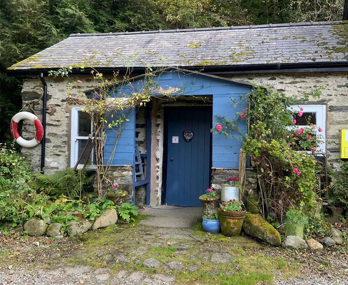 The charming cafe lacks pretense