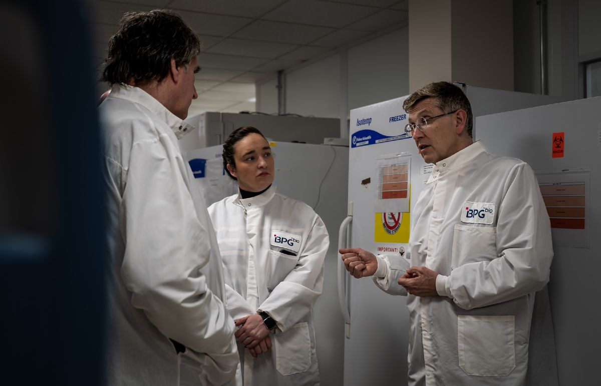 Liverpool City Region Mayor Steve Rotheram meets with experts from the University of Liverpool 