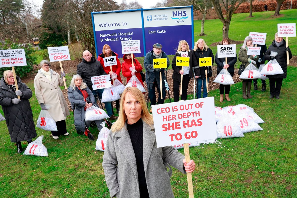 Eljamel campaigners are meeting with health chiefs after a protest at Ninewells Hospital last week