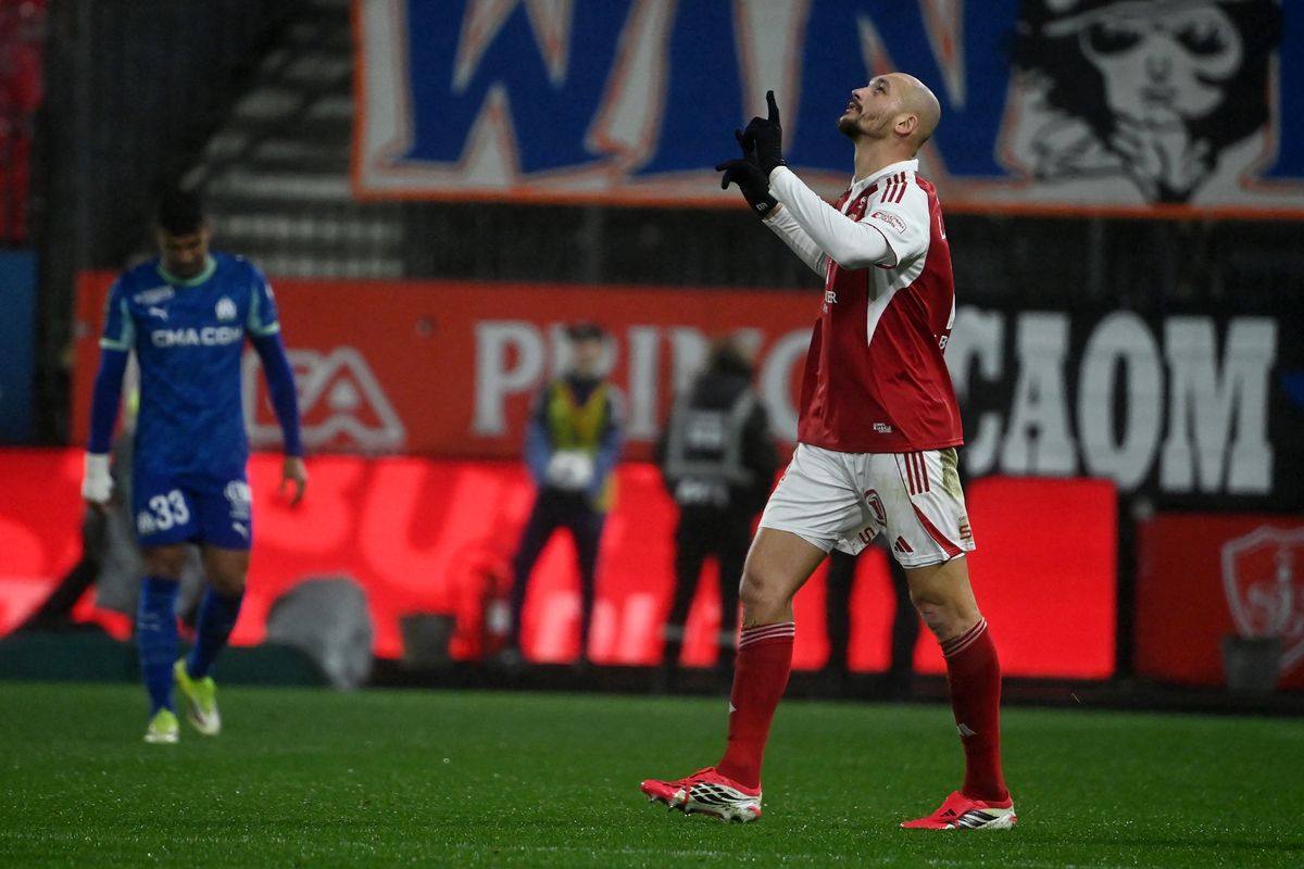 Brest's French forward #19 Ludovic Ajorque celebrates after scoring his team's first goal during the French L1 football match between Stade Brestois 29 (Brest) and Olympique de Marseille