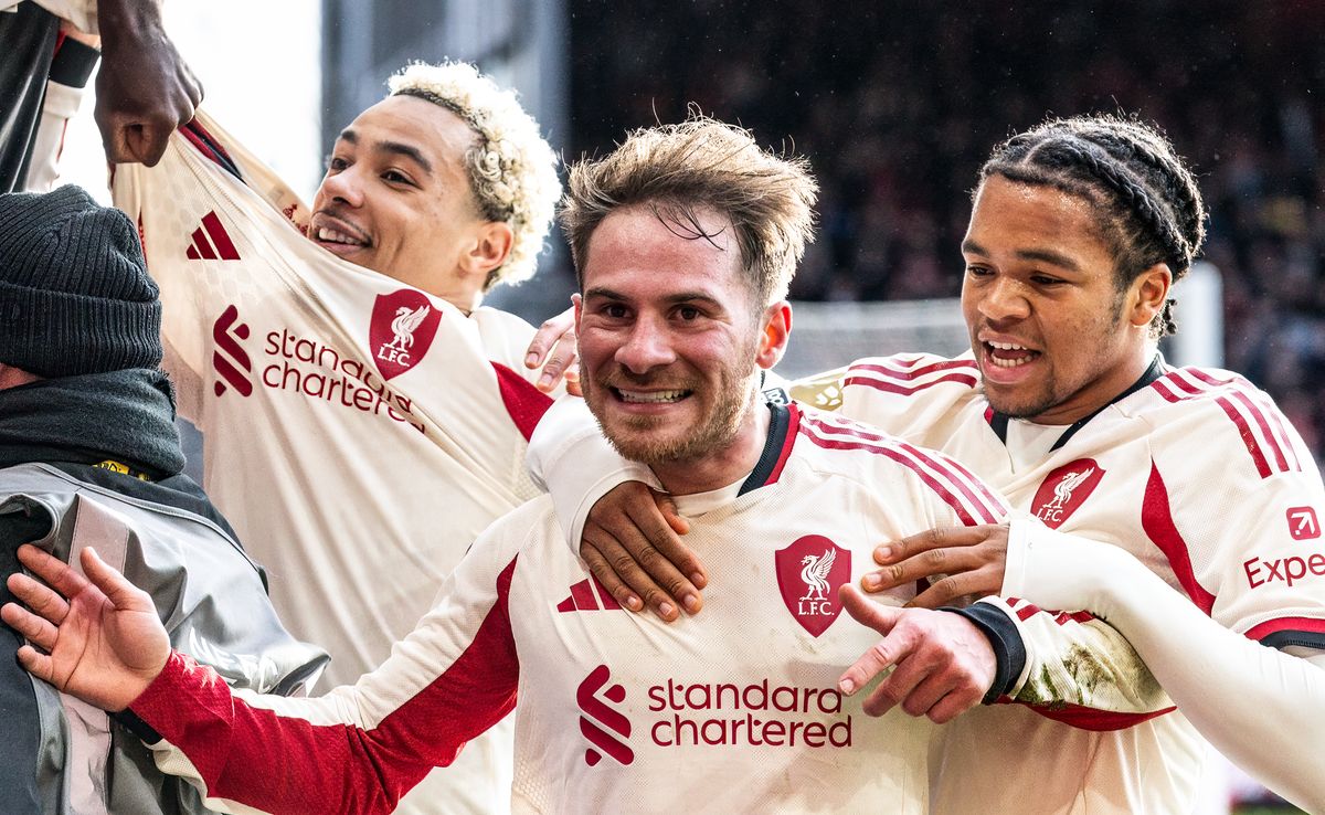 NOTTINGHAM, ENGLAND - FEBRUARY 22: Liverpool's Alexis Mac Allister celebrates scoring his side's first goal with team mates during the Premier League match between Nottingham Forest and Liverpool at City Ground on February 22, 2026 in Nottingham, United Kingdom. (Photo by Andrew Kearns - CameraSport via Getty Images)
