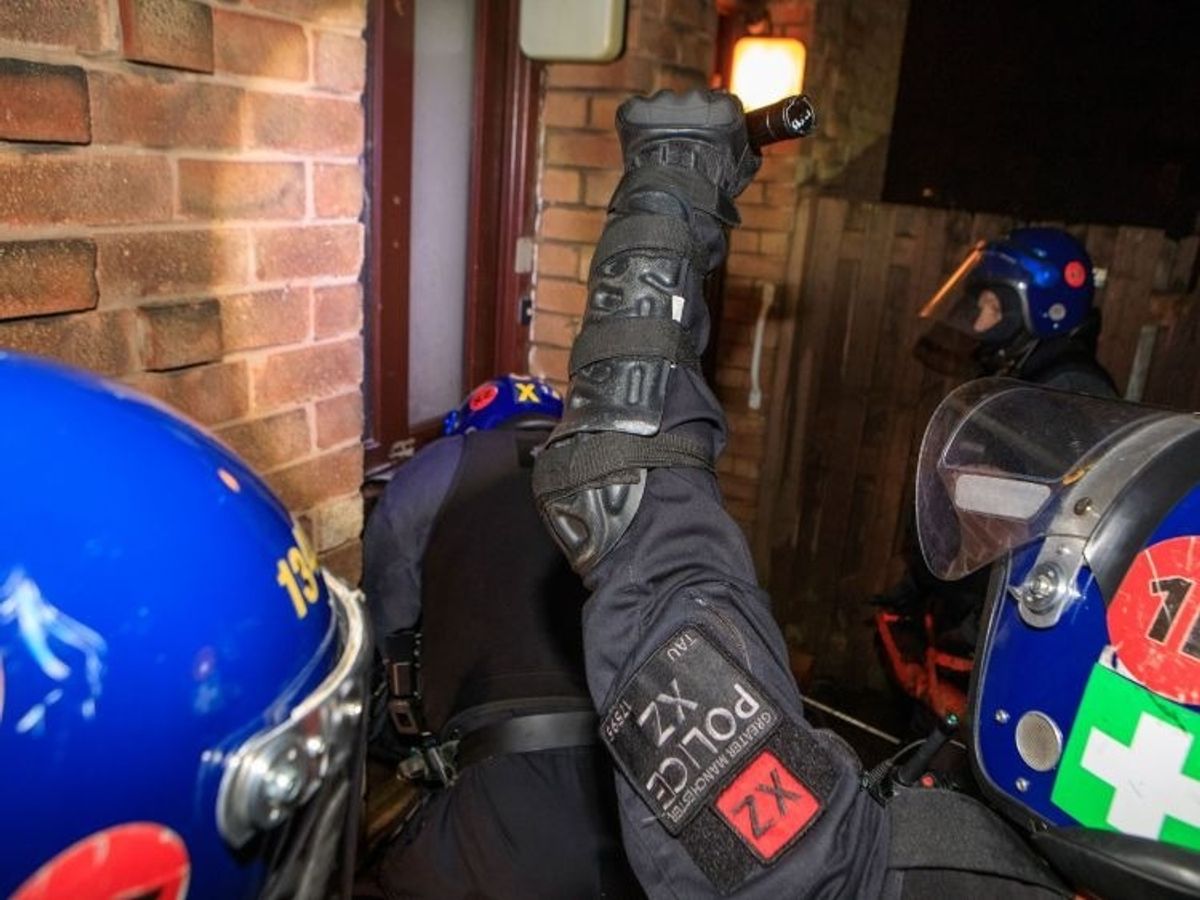 TAU and Serious Crime officers conducted warrants