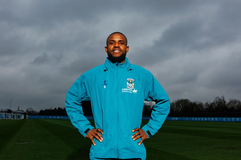Frank Onyeka has joined Coventry City on loan from Brentford