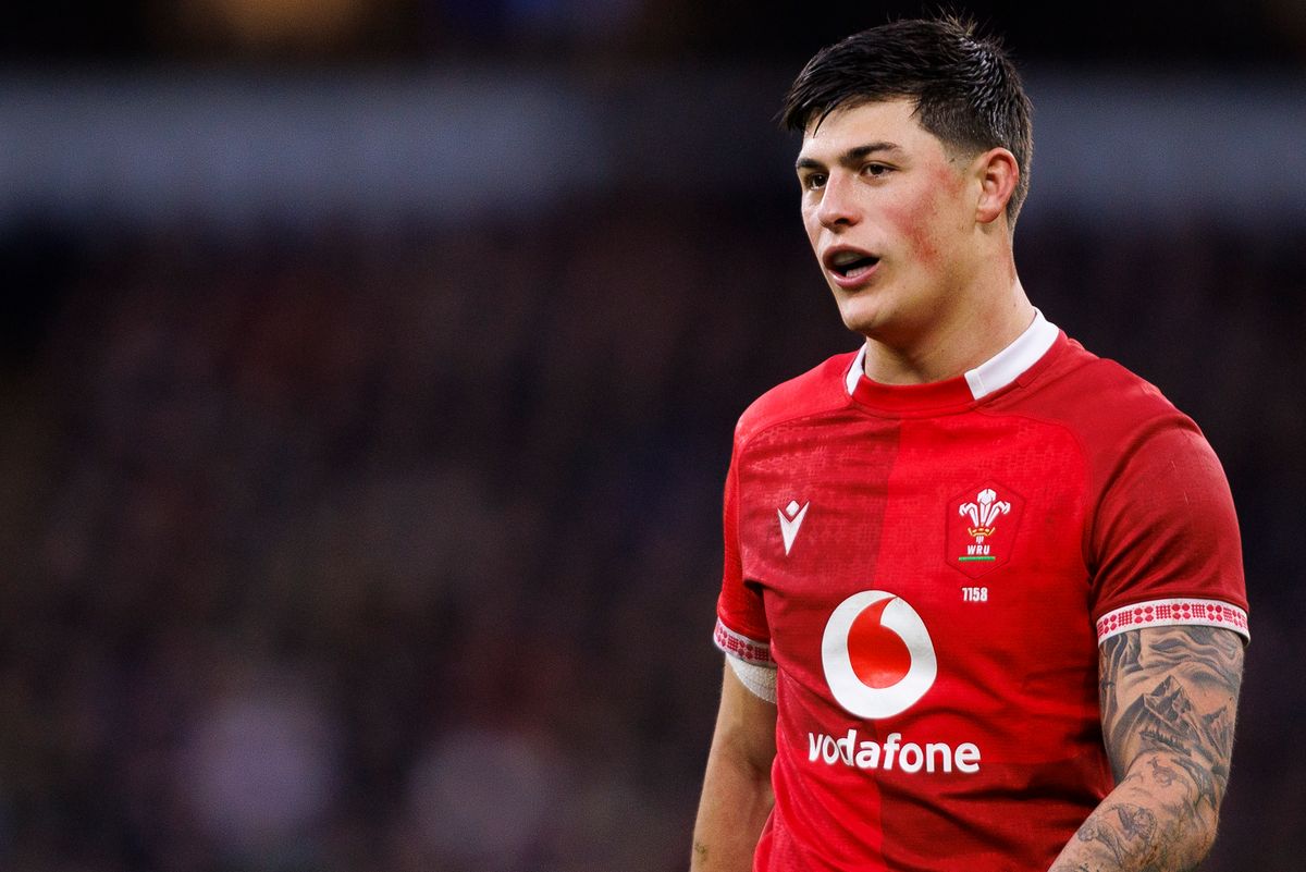 The Wales rugby jersey is massively reduced in price this weekend