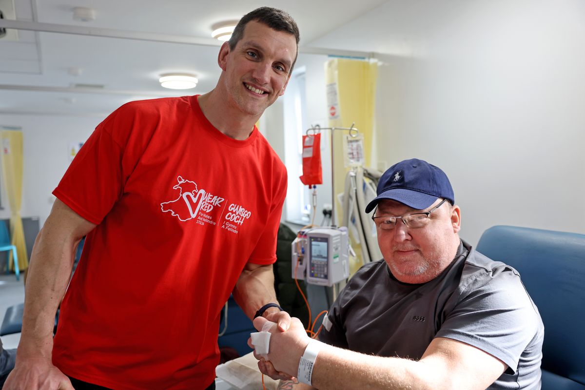 Sam Warburton meets patients
