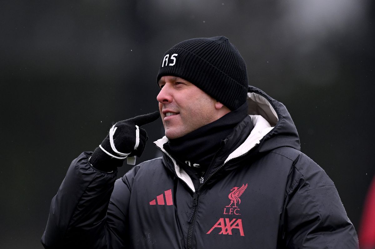 Arne Slot during a Liverpool training session
