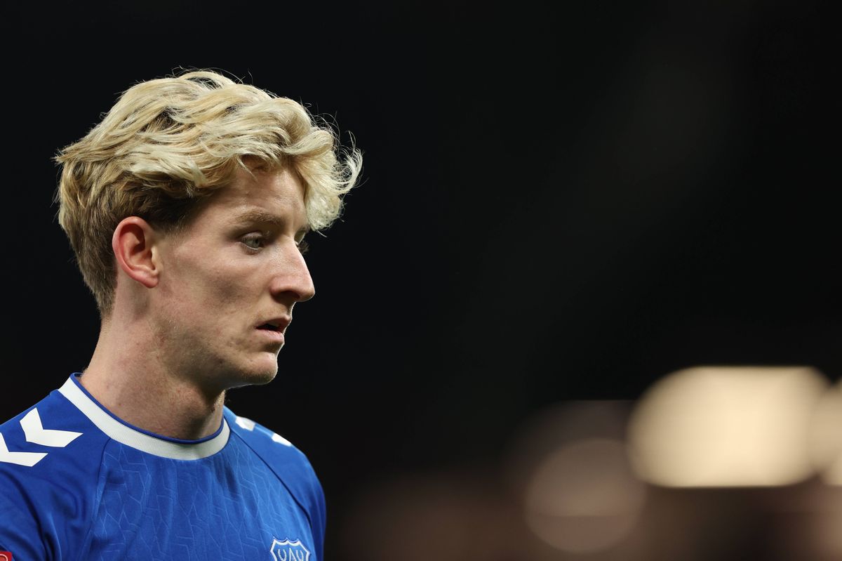 MANCHESTER, ENGLAND - JANUARY 06: Anthony Gordon of Everton during the Emirates FA Cup Third Round match between Manchester United and Everton at Old Trafford on January 6, 2023 in Manchester, England. (Photo by Matthew Ashton - AMA/Getty Images)