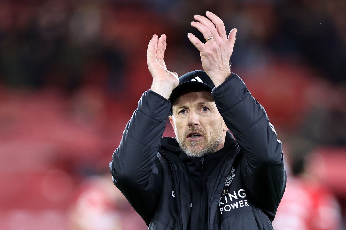 MIDDLESBROUGH, ENGLAND - FEBRUARY 24: Leicester City Manager Gary Rowett applauds the travelling Leicester City fans after the Sky Bet Championship match between Middlesbrough and Leicester City at Riverside Stadium on February 24, 2026 in Middlesbrough, United Kingdom. (Photo by Plumb Images/Leicester City FC via Getty Images)