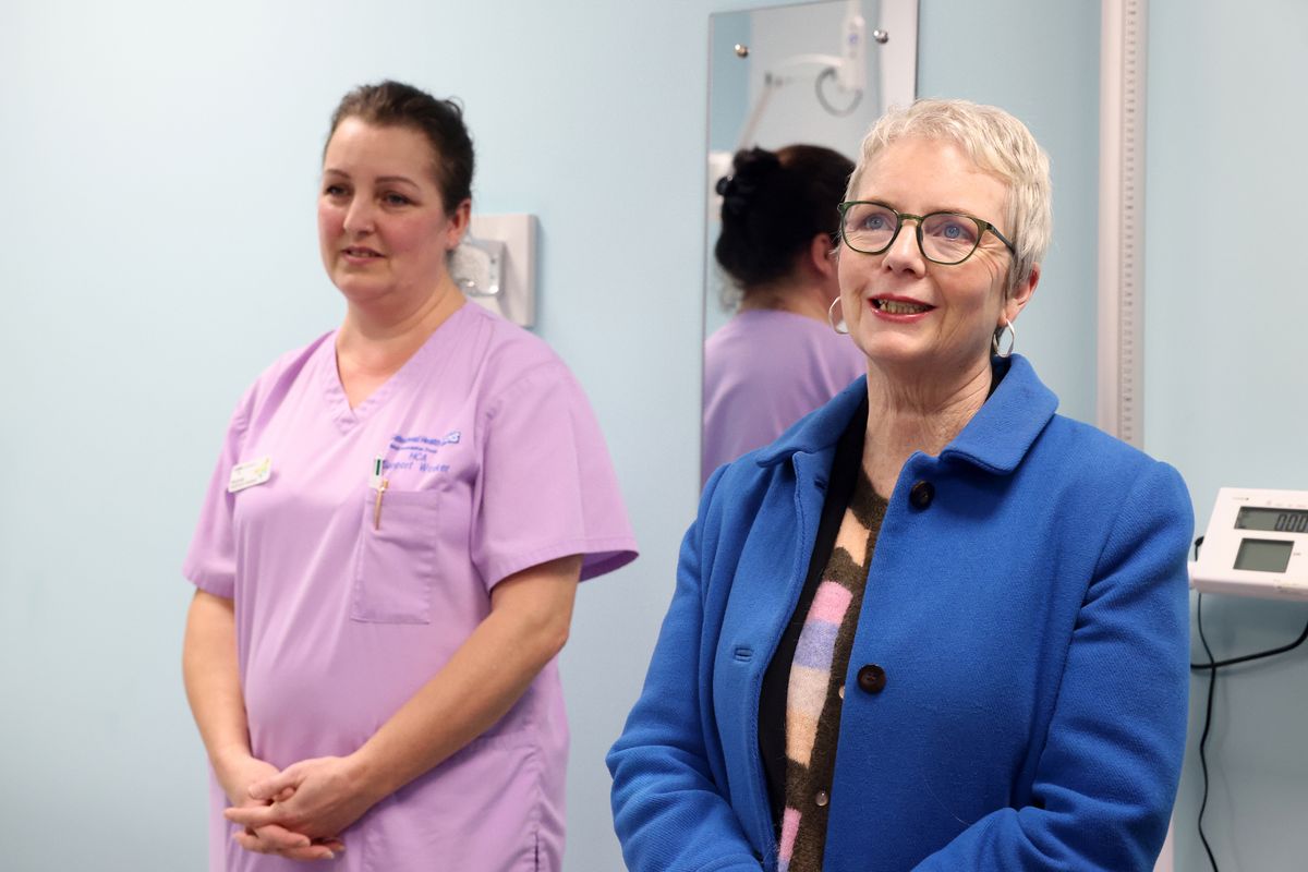 Karin Smyth MP, Minister of State for Health visits the Metrocentre Community Diagnostic Centre.