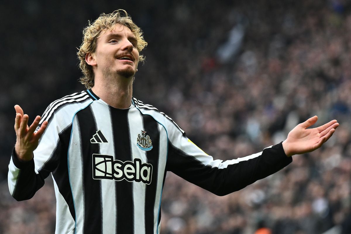 Nick Woltemade of Newcastle United celebrates scoring against Chelsea