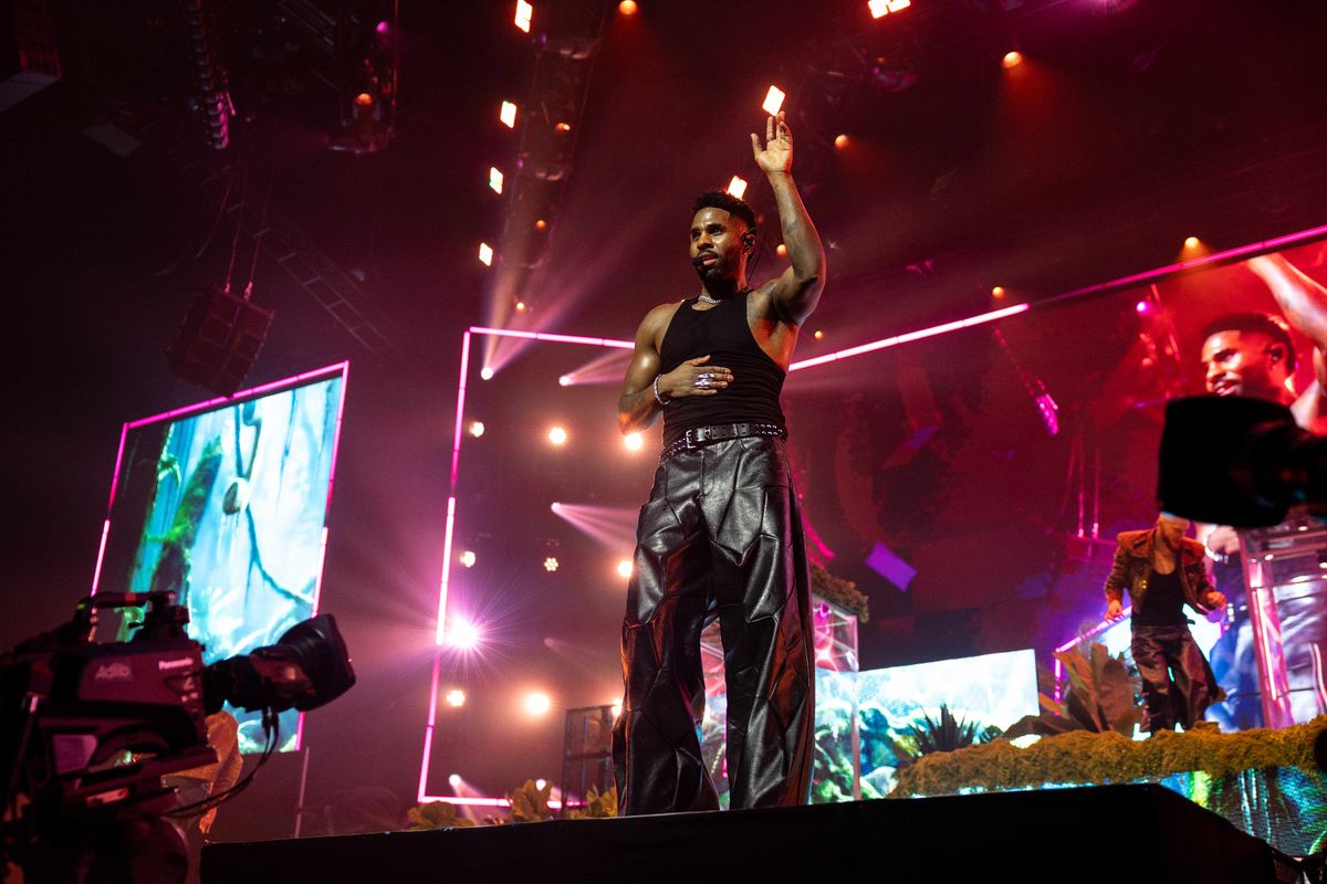 Jason Derulo performs at the Co-Op Live Arena