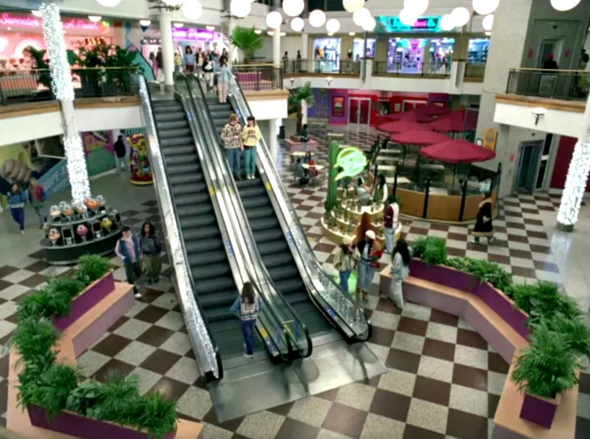 The escalator as seen in the video for 'Opalite'