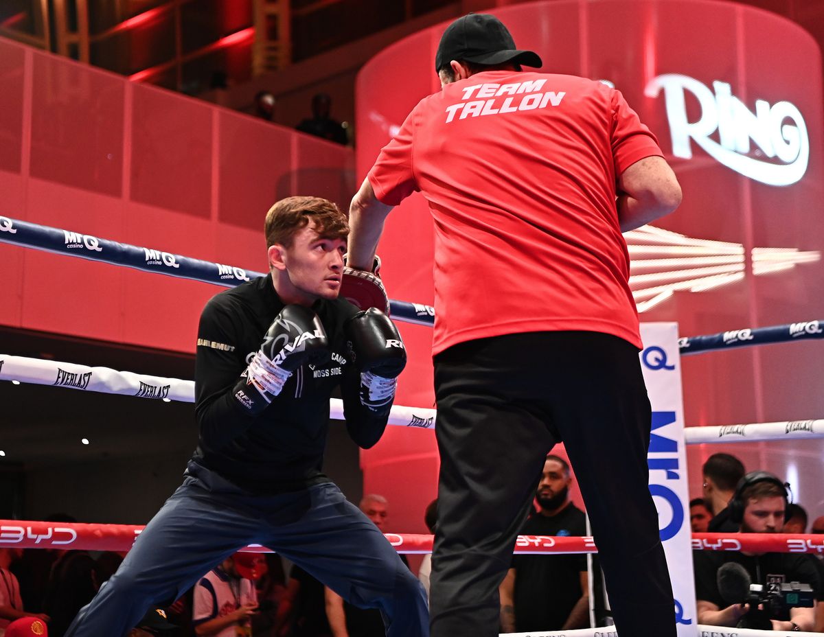 Mikie Tallon training with Joe Gallagher ahead of his fight against Fezan Shahid