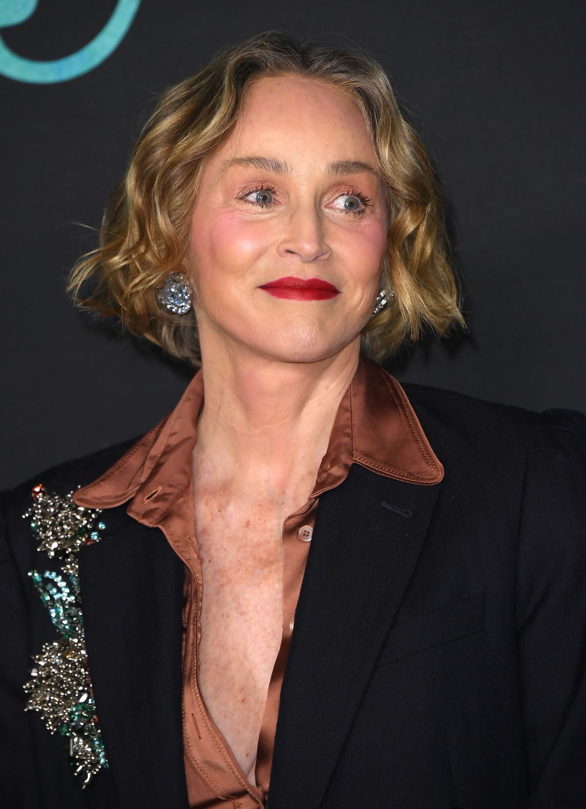 Sharon showcased her youthful complexion 