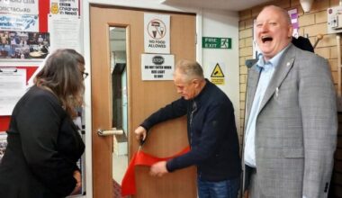 Bobby Davro reopens Gateway 97.8 studios – RadioToday