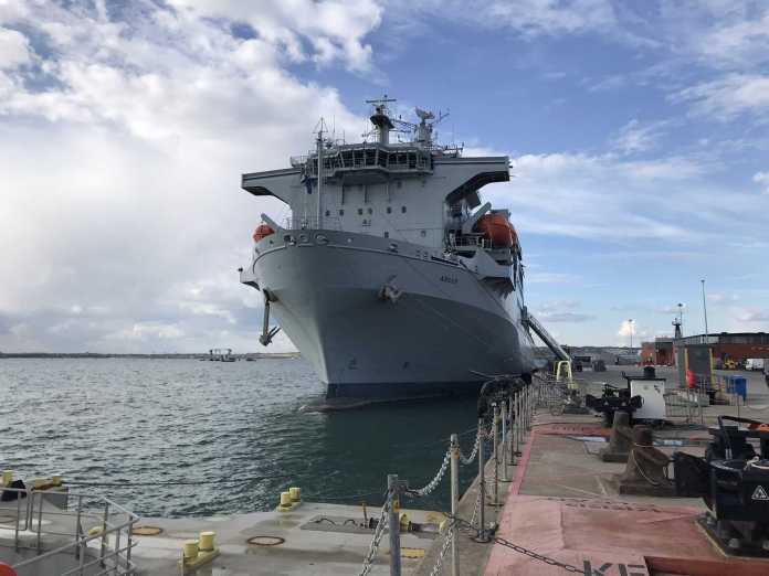 RFA Argus - Real Armada Británica