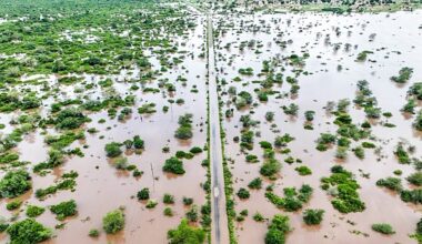 Mozambique floods cut off communities as UN agencies struggle to respond