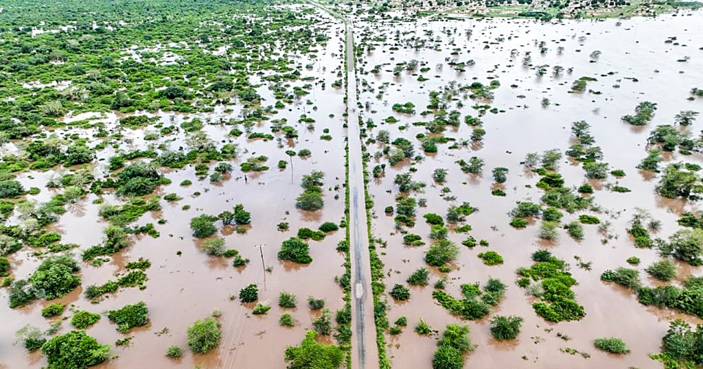 Mozambique floods cut off communities as UN agencies struggle to respond