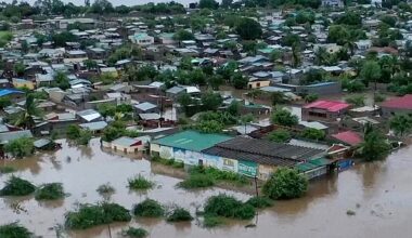 Mozambique expects death toll to rise as search for flood survivors continues