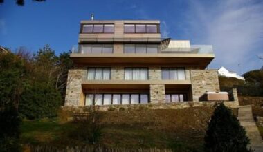 Even in this uber wealthy pocket of Cornwall, the £4.4million Omaze paid to secure this house last August has raised a few eyebrows