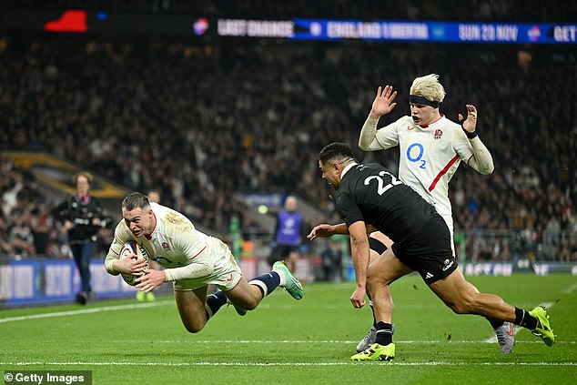 Sale star Tom Roebuck (left) replaces Feyi-Waboso in the Roses' starting line-up