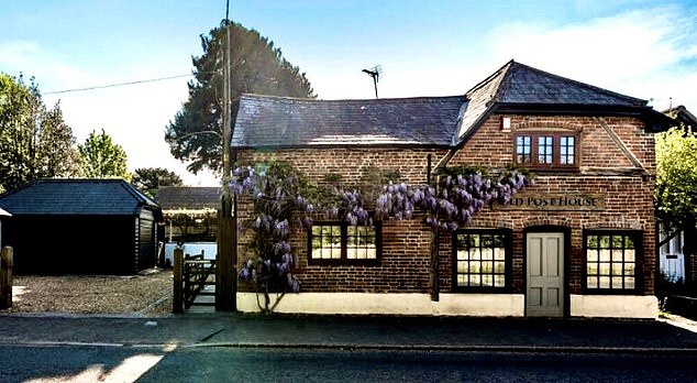 Their old posting house in a village near Basingstoke, Hampshire, has had just one viewing in over a year