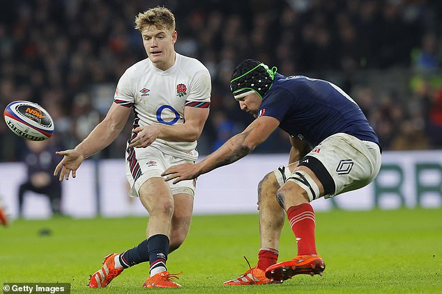 Fin Smith should be given the keys to No 10 for England and tasked with getting the attacking game flowing