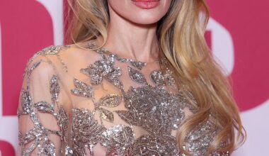 Oscar-winning actress Angelina Jolie had her breasts and ovaries removed after her mother died of ovarian cancer and she learned she had a ¿faulty¿ BRCA gene