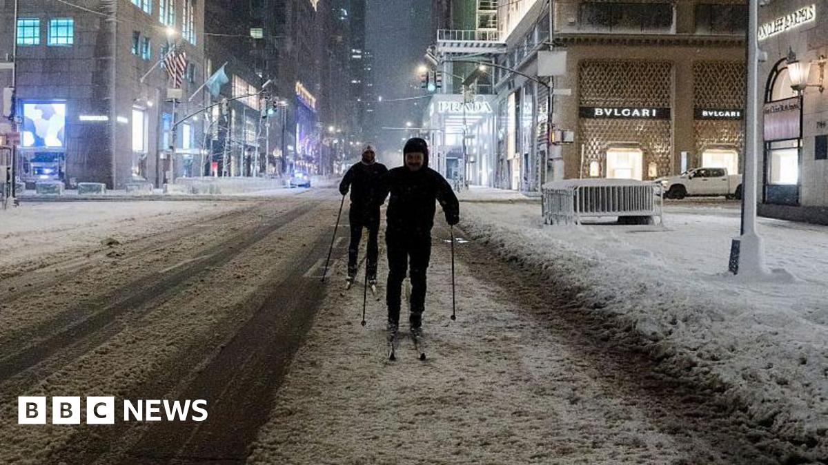 More than 5,000 flights cancelled as major snow storm blasts US north-east
