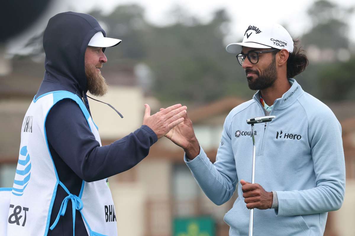 Bhatia propels into two-shot lead at wind-swept Pebble Beach