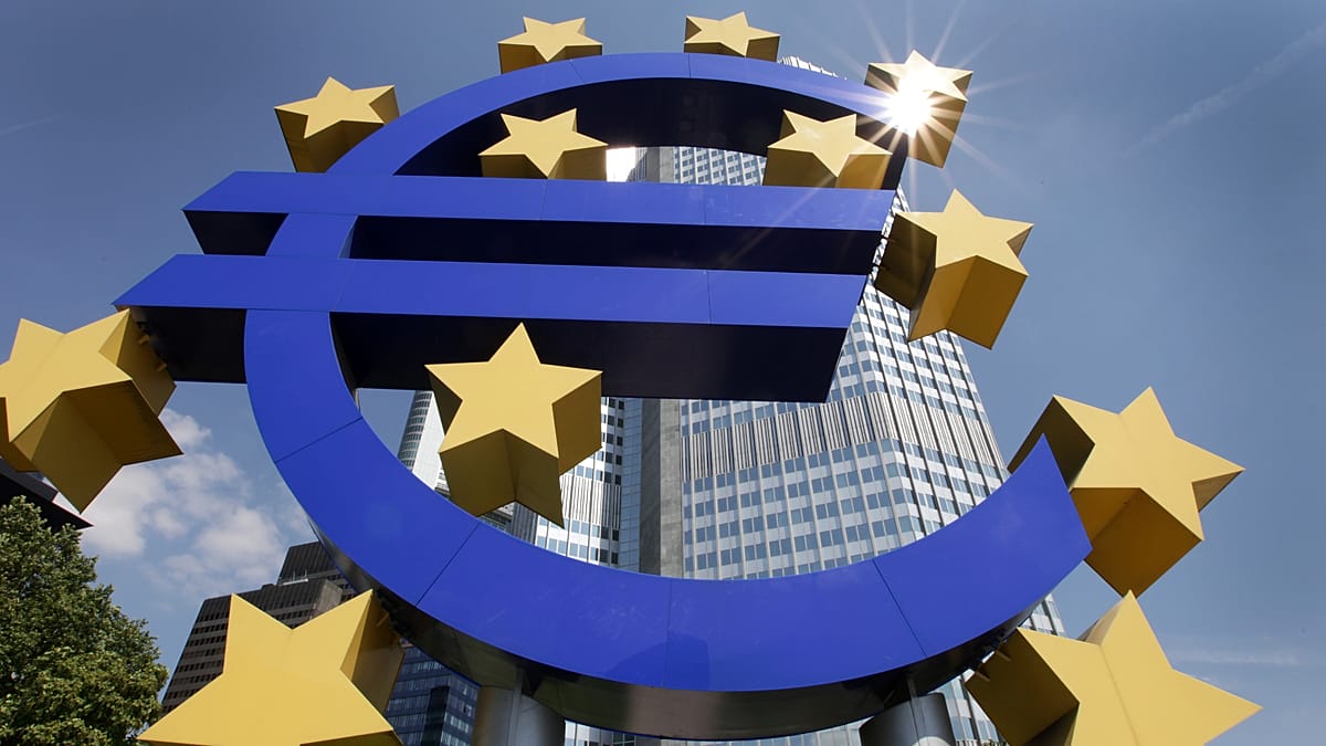 Eurozone trade ends 2025 with a €12.6bn surprise surplus