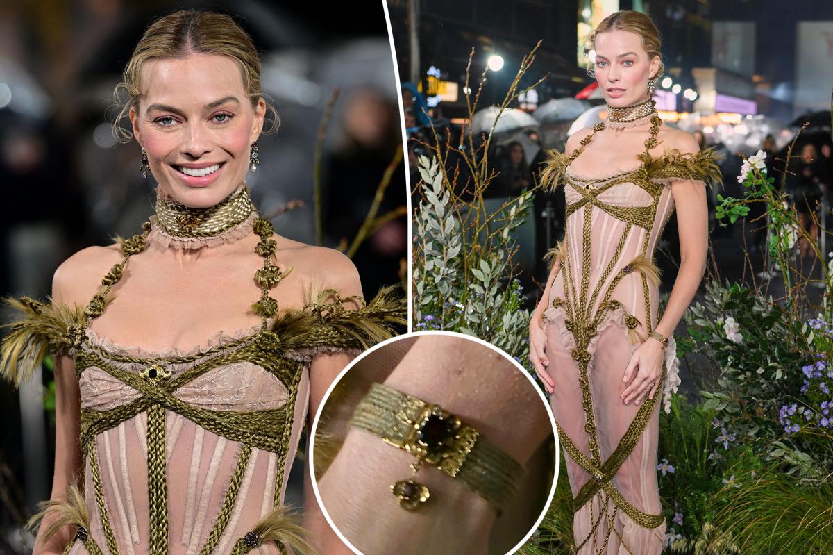 Margot Robbie wears replica of bracelet made of Brontë sisters' hair to 'Wuthering Heights' UK premiere