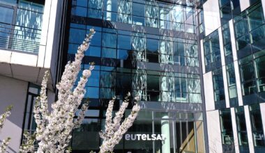 Eutelsat signs almost €1bn in Export Credit Agency financing for the procurement of LEO satellites for its OneWeb constellation