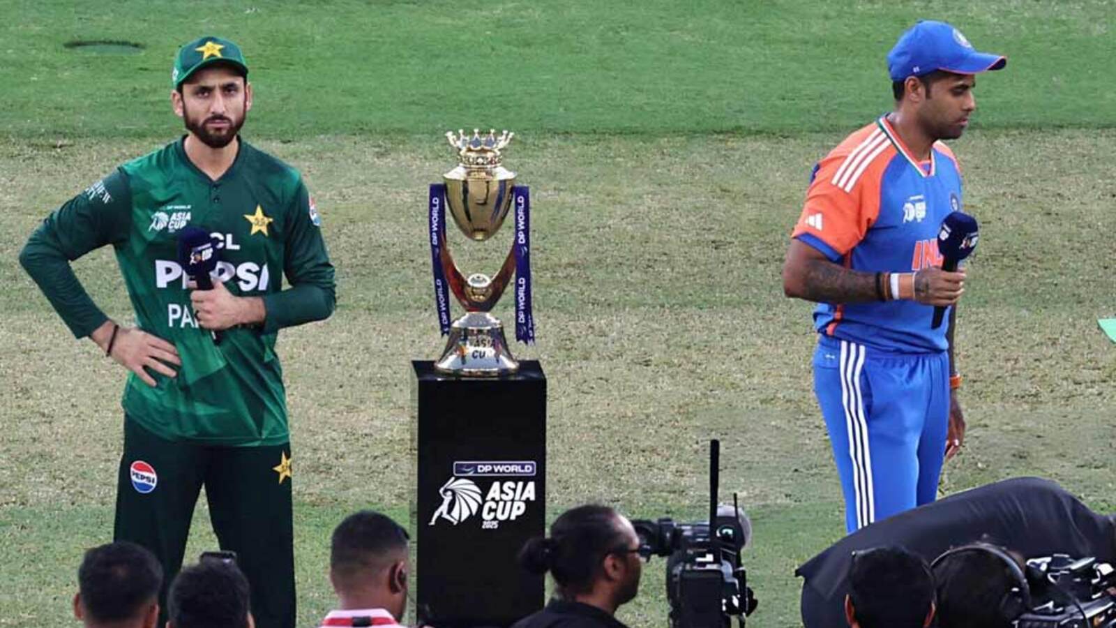 3 unforgettable moments between India and Pakistan T20 legends