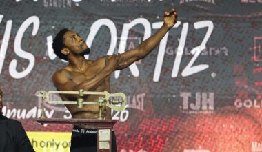 Keyshawn Davis stops Jamaine Ortiz in junior welterweight debut