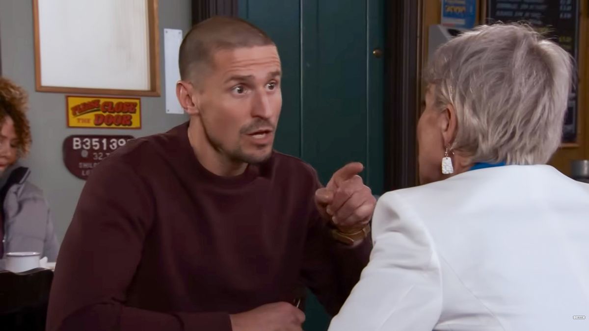 Jonathan Howard as Carl Webster 