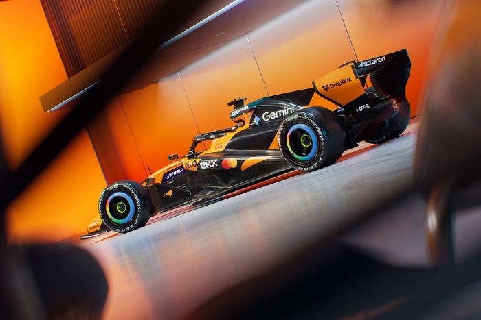 McLaren MCL40 livery