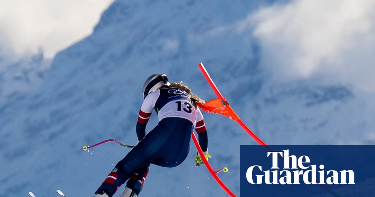 ‘She’s a grown woman’: skiers defend Lindsey Vonn’s decision to race despite crash | Lindsey Vonn