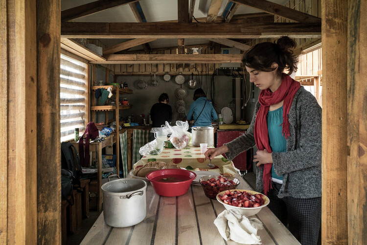 The Kitchen as a Social Space: Everyday Rituals and the Making of Place - Image 5 of 13
