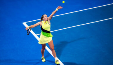 Andreeva battles past Linette to reach Doha third round for the first time - wtatennis.com