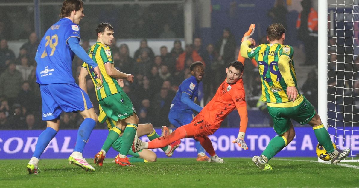 Paik Seung-Ho of Birmingham City suffers an early injury